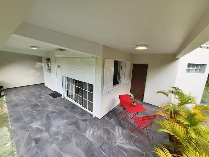 Villa Petit Cocon Au Coeur Des Abymes Les Abymes Casa vacanze